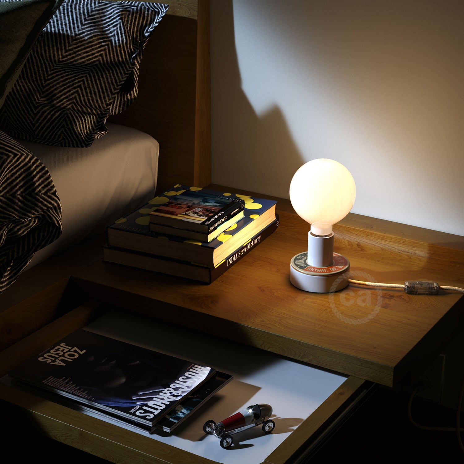 Posaluce MINI-UFO in legno double-face PALLE DA LETTURA - WAR AND PEACE + BETTER THAN THE MOVIE