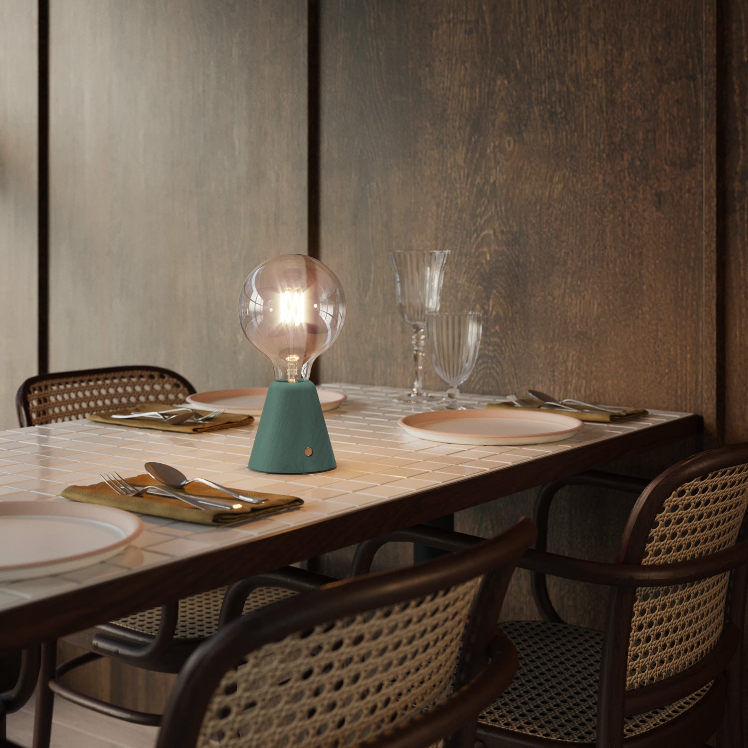 Lampada portatile ricaricabile Cabless01 con lampadina globo G125 - Ottanio