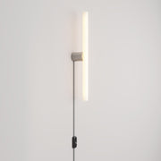 Lampada con spina con finitura metallica e lampadina LED lineare S14d - Titanio satinato