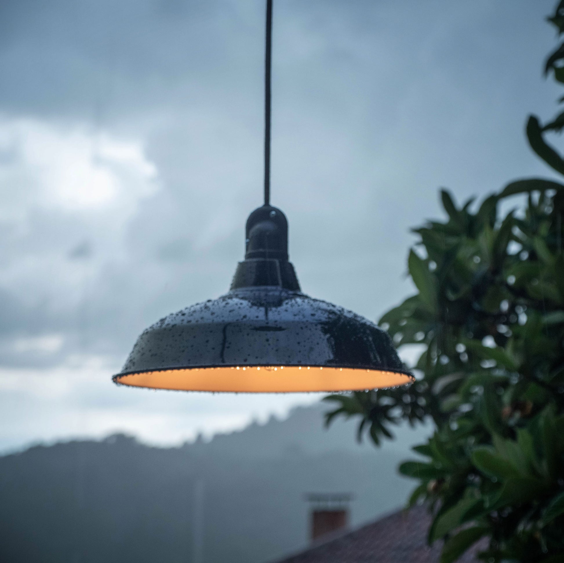 Modulair ELEGANT Lampada per esterni con paralume, 5 m cavo, rosone in silicone e portalampada IP65 waterproof - Nero