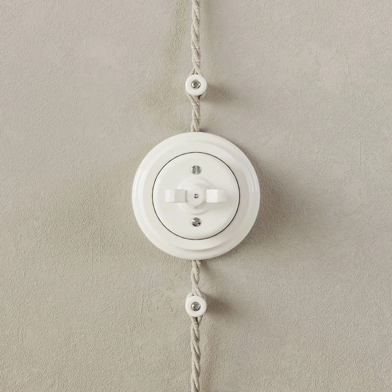 Podstavek iz porcelana za električno vtičnico in stikalo / preklopnik
