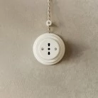 Podstavek iz porcelana za električno vtičnico in stikalo / preklopnik