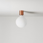 Kovinska stenska svetilka z globus žarnico s porcelanskim učinkom