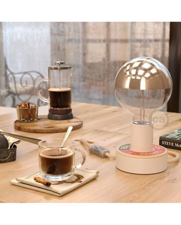 MINI-UFO: obojestranski leseni disk iz zbirke READING BALLSH*T, napis PAGE + SCENT OF PAPER