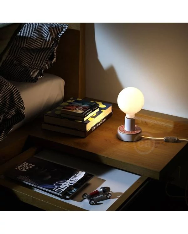 MINI-UFO: obojestranski leseni disk iz zbirke READING BALLSH*T, napis PAGE + SCENT OF PAPER