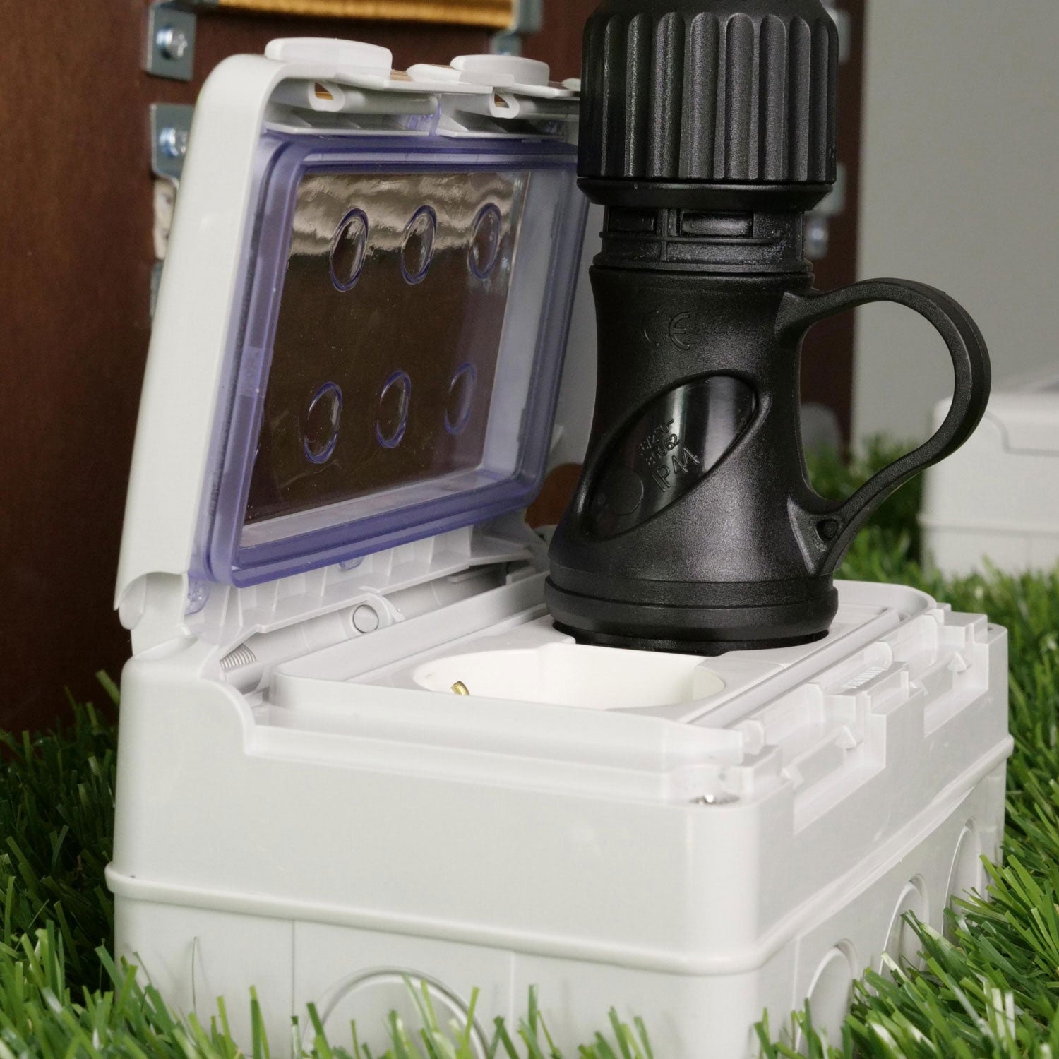 Spina Schuko Nera 16A 250V IP44 per esterno - Compatibile Sistema Modulair - Nero