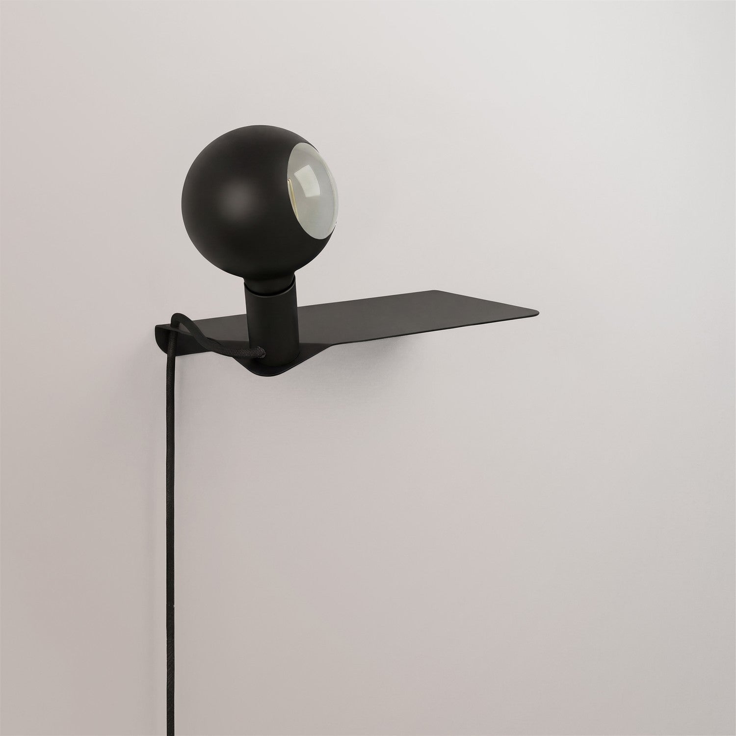 Combo Camo - Lampada con mensola e spina UK - Nero - Creative Cables