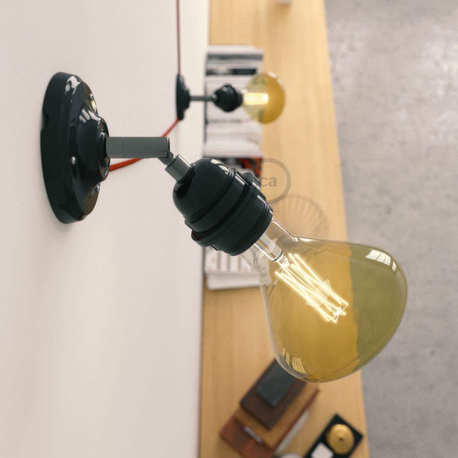 Fermaluce 90° Classic with E26 threaded socket, the adjustable porcelain light source - Black