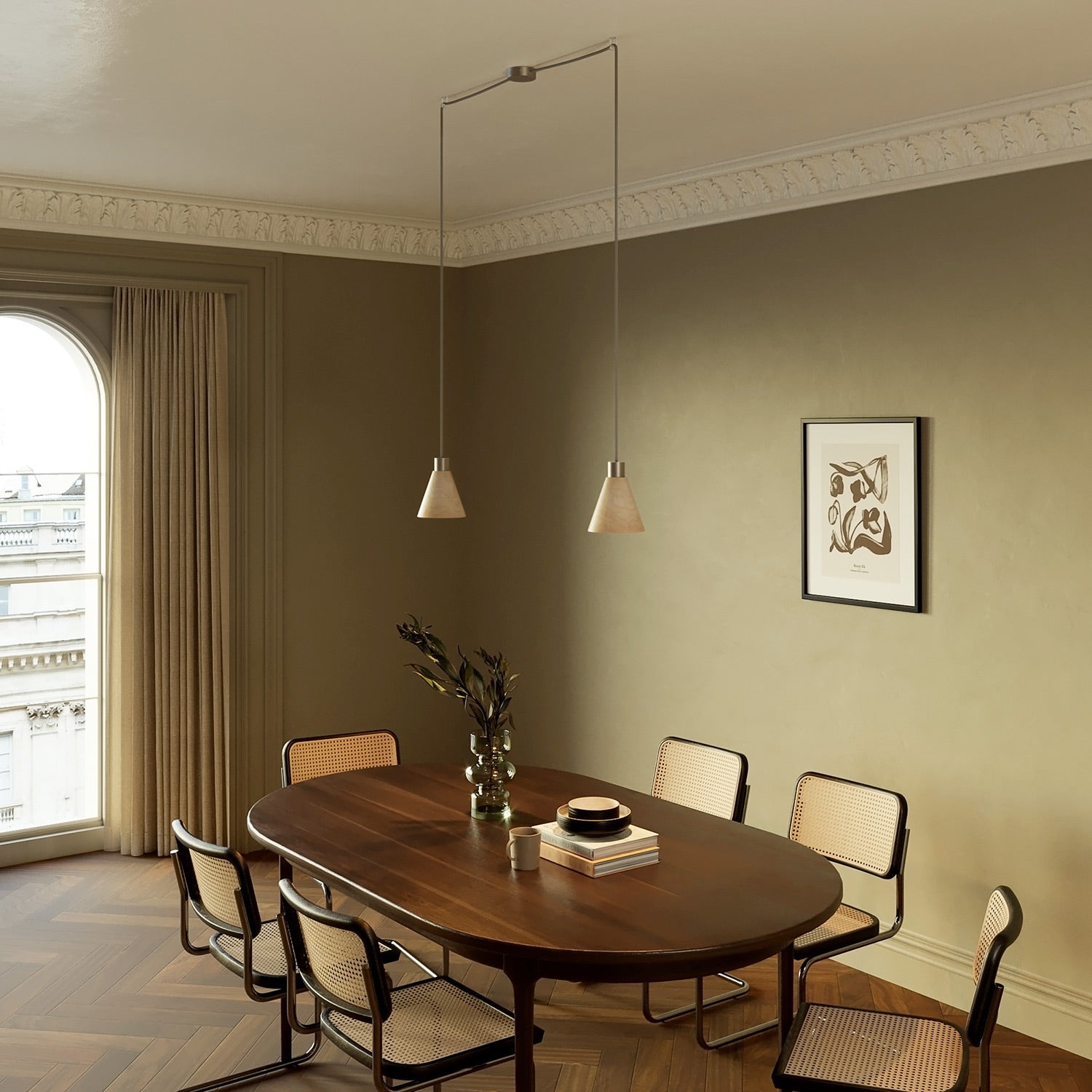 Lampada a sospensione a 2 cadute con paralumi conici in legno - Titanio satinato