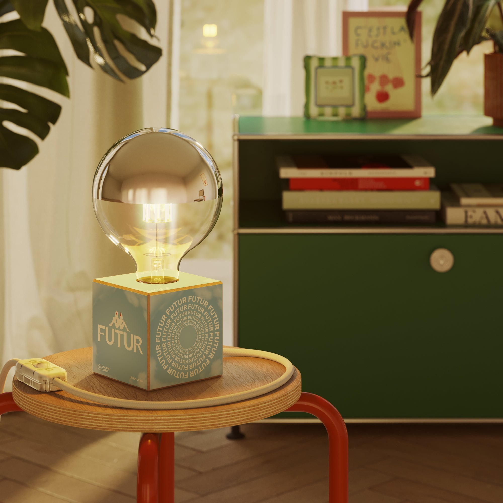 Lampada da tavolo Cubetto "Futur" con lampadina globo mezza sfera argento - Futur Festival - Creative Cables