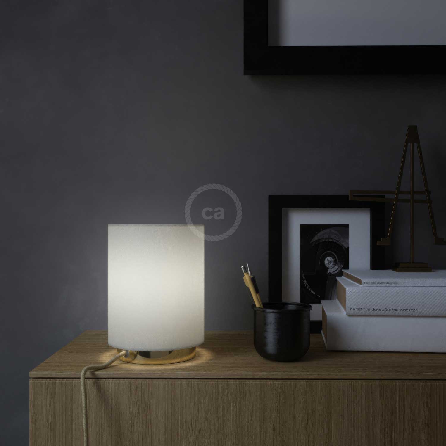 Posaluce metal base with Cilindro lampshade - Glossy Linone White