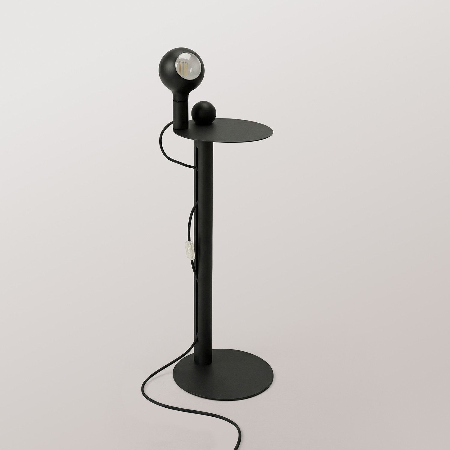 Rocco - Lampada da terra con spina UK e lampadina Camo - Nero
